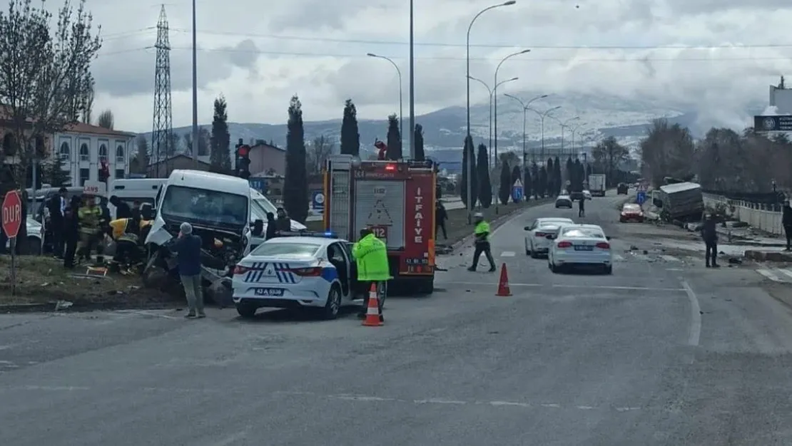 kutahya-da-tir-ve-kamyonet-carpisti-1-olu