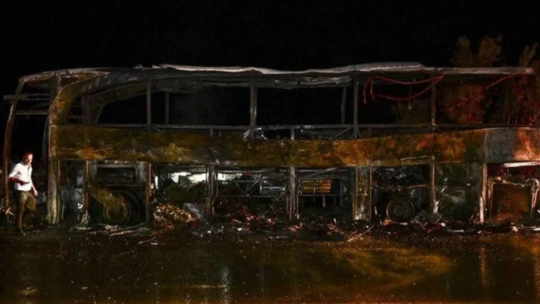 otobus-yandi-36-yolcu-kurtarildi