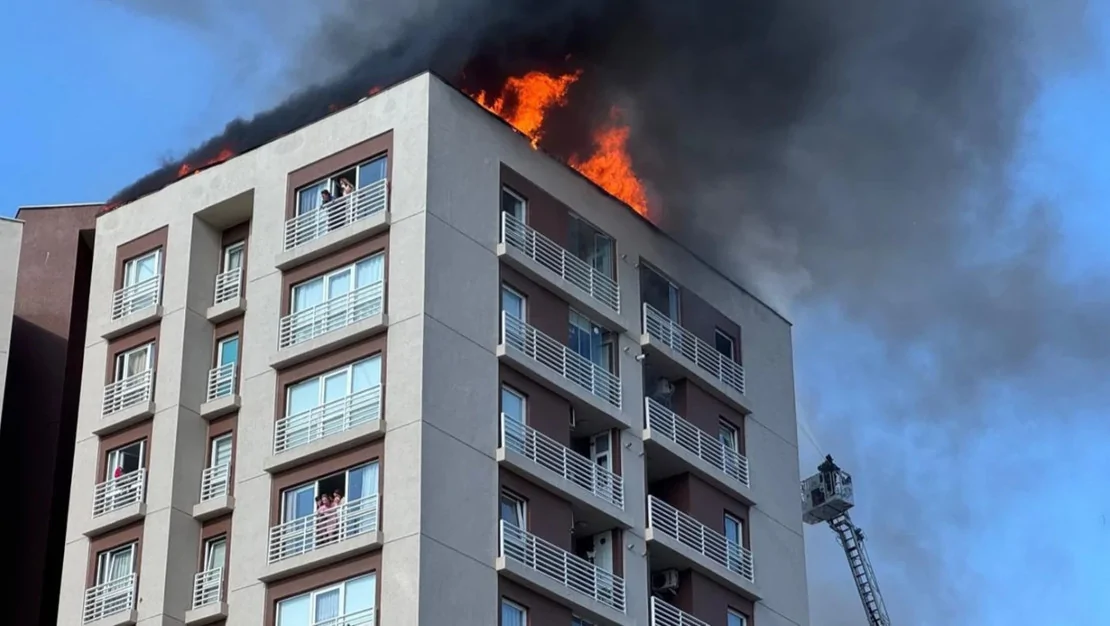 bagcilar-da-13-katli-binada-yangin