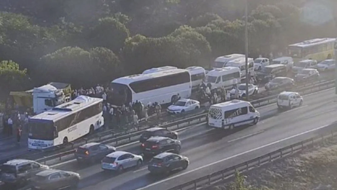 halkali-da-tem-otoyolu-nda-kaza