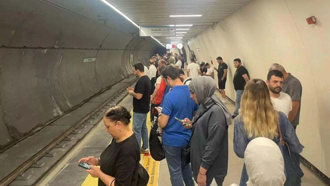 m3-metro-hattinda-ariza-yolcu-yogunlugu