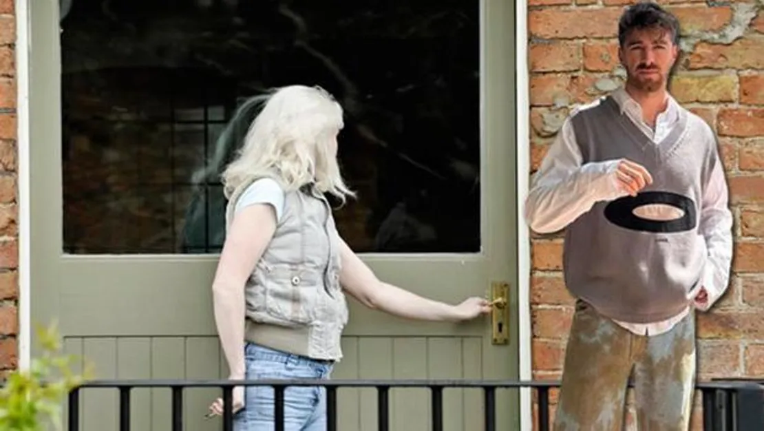 unlu-sarkiciya-ben-senin-karinim-soku