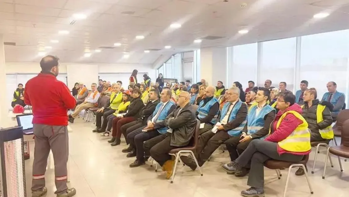 kucuk-isletmelere-guvenlik-uzmani-zorunlulugu-basladi