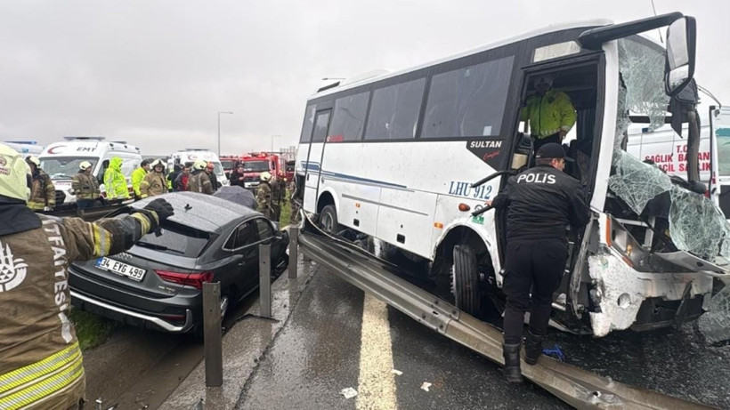 basaksehir-de-zincirleme-kaza-1-sehit-16-yarali