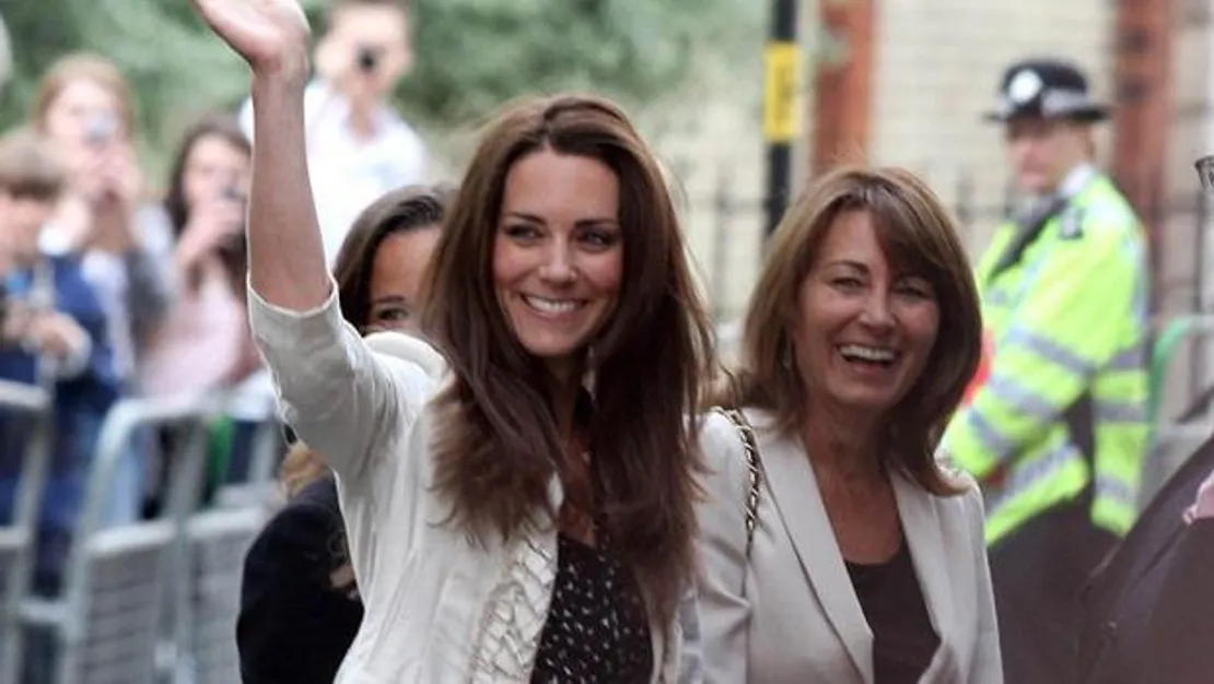 gozlerini-ondan-alamayan-kralice-adayi