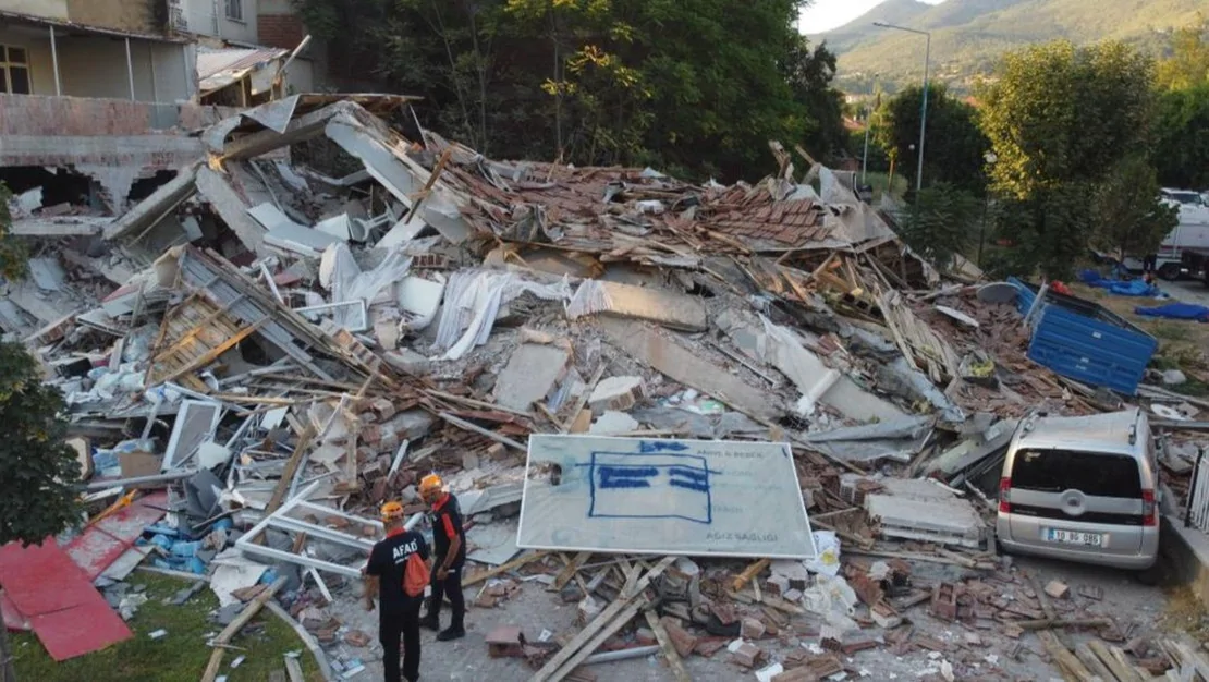 balikesir-de-3-degisik-deprem-oldu