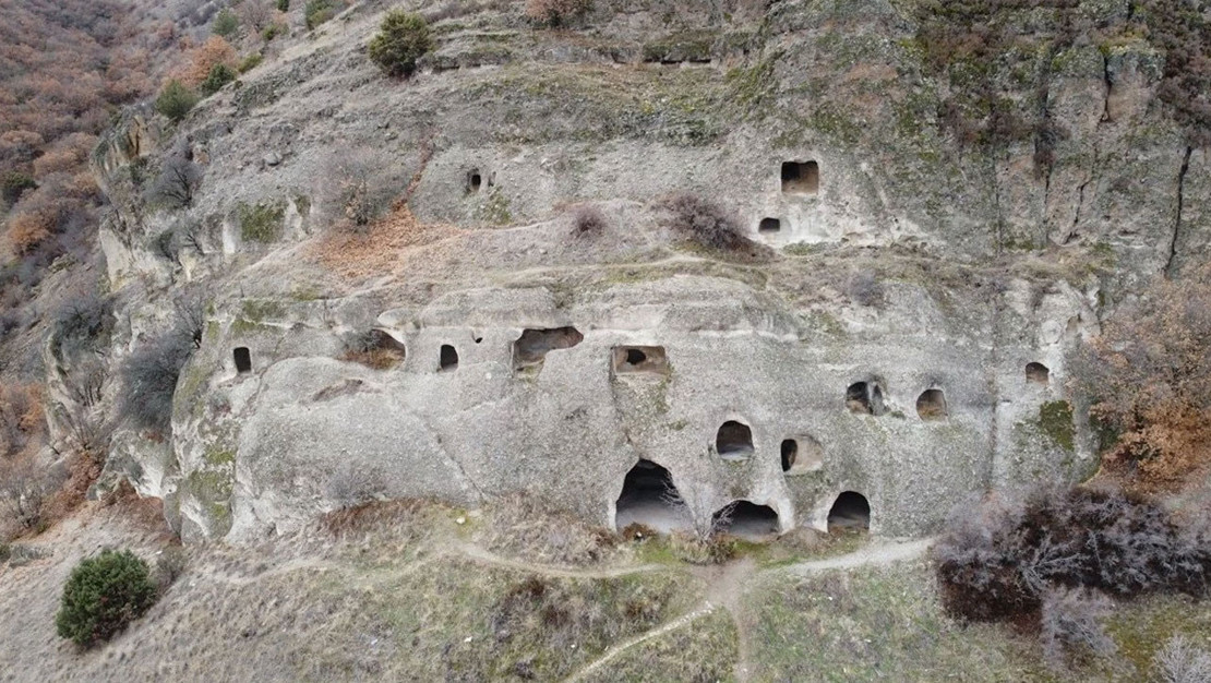 indagi-kaya-mezarlari-tarihin-derinliklerine-acilan-kapi