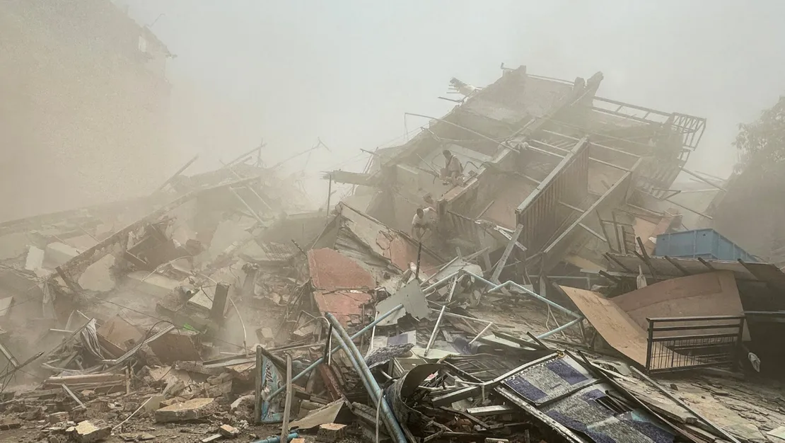 myanmar-da-7-7-lik-deprem-felaketi