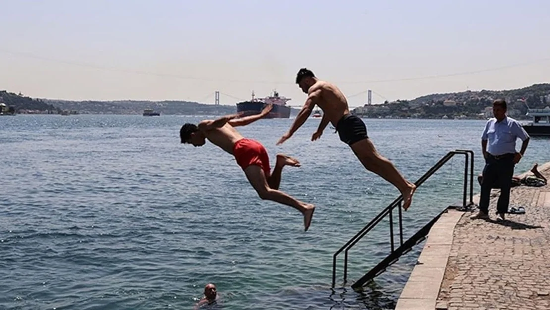 istanbul-un-bazi-ilcelerinde-denize-girmek-yasak