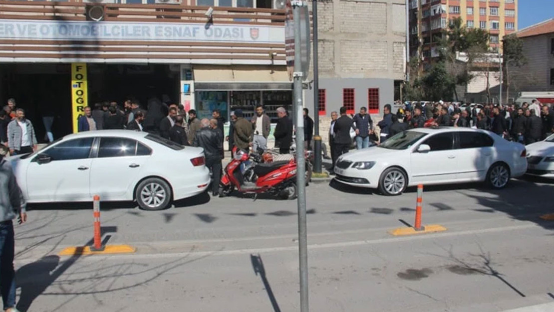 sanliurfa-da-app-plakali-araclar-icin-kuyruklar-olustu