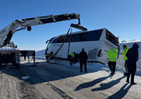 diyarbakir-da-kaygan-yolda-yolcu-otobusu-devrildi-6-yarali