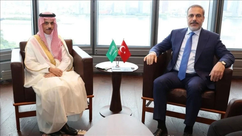 turkiye-ve-suudi-arabistan-vize-muafiyetini-imzalamaya-hazirlaniyor