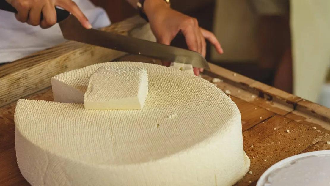 unlu-peynirci-hileli-urun-aciklamasi-yapti