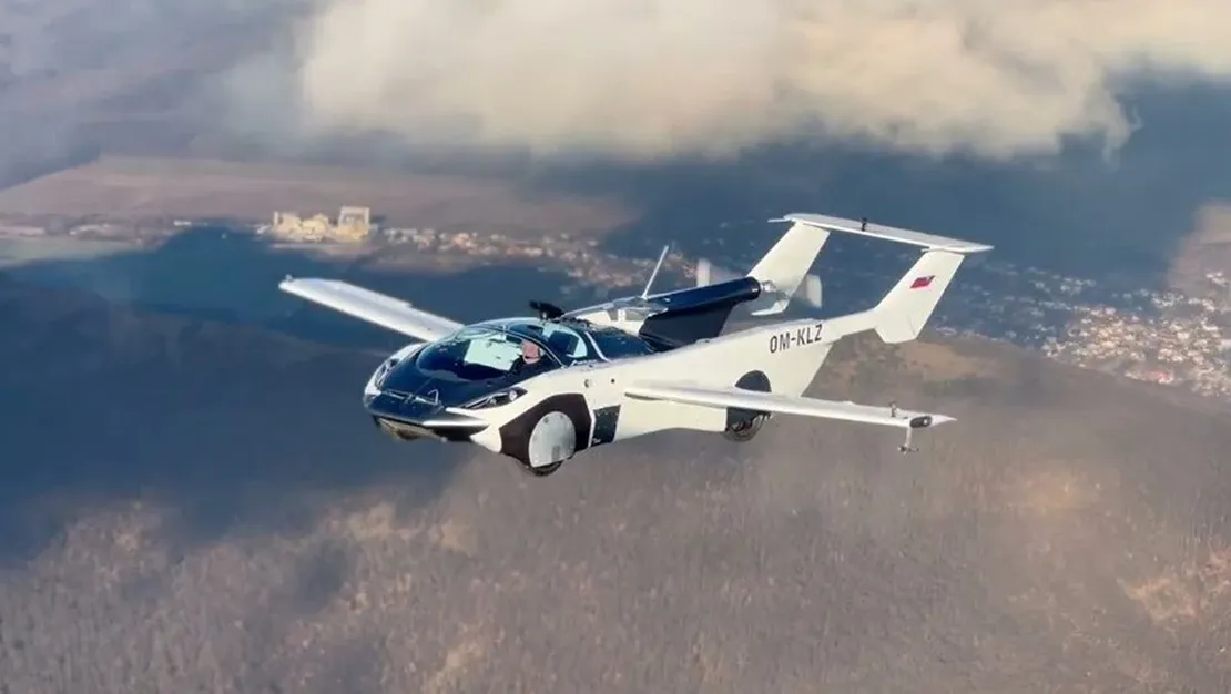 dunya-nin-ilk-ucan-araba-satisa-cikiyor