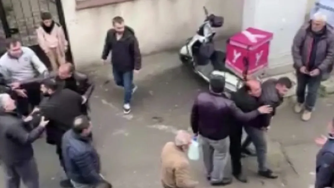 pendik-te-moto-kurye-ile-cemaat-kavgasi