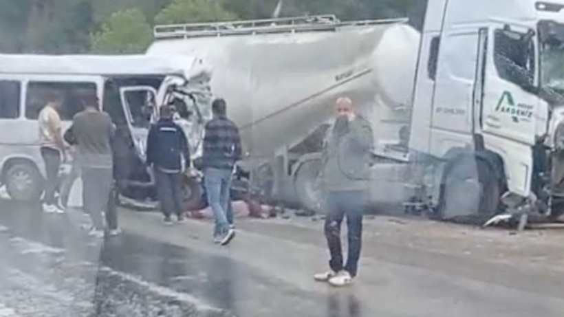 antalya-isparta-karayolunda-trafik-kazasi-7-kisi-hayatini-kaybetti