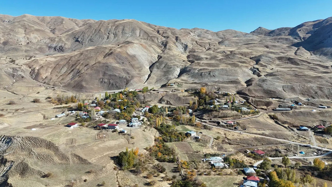hakkari-deki-koyde-herkesin-soyadi-bilici