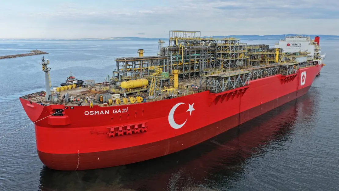 ilk-yuzer-dogalgaz-uretim-gemisi