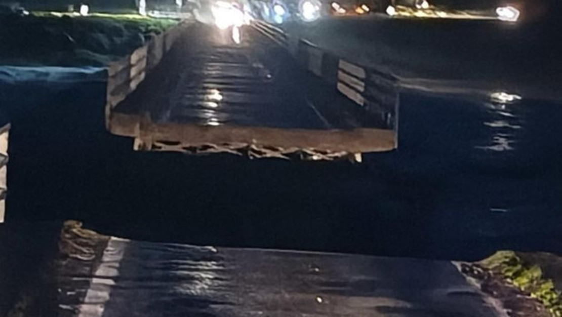 balikesir-de-yagislar-sonrasi-kopru-coktu