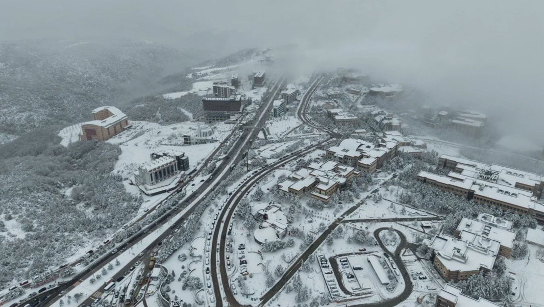 kocaeli-umuttepe-beyaz-ortu-ile-kaplandi