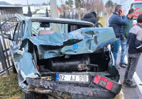 kaza-sonucu-3-yarali-yaya-ve-araclar-carpisti