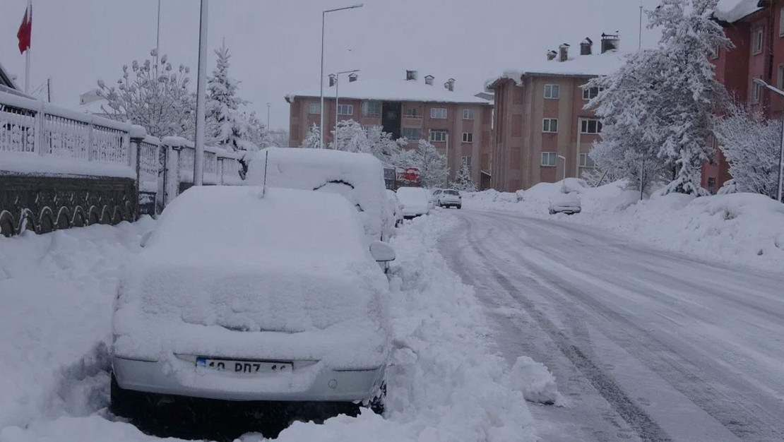 bitlis-te-kar-yagisi-nedeniyle-62-koy-yolu-kapandi