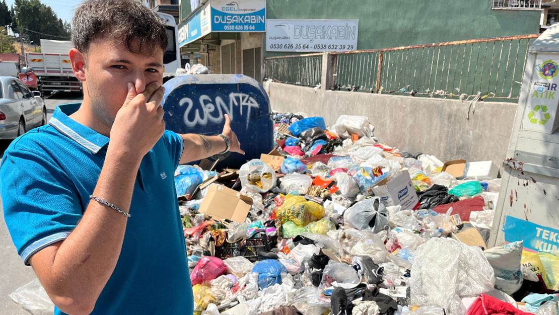 izmir-de-cop-krizi-kara-sinek-istilasi-olusturdu