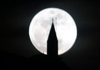 van-da-tarih-ve-dolunay-bulusmasi-gorsel-solen-yaratti