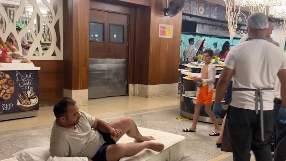 tatilci-5-yildizli-otelde-yatak-restorana-tasidi