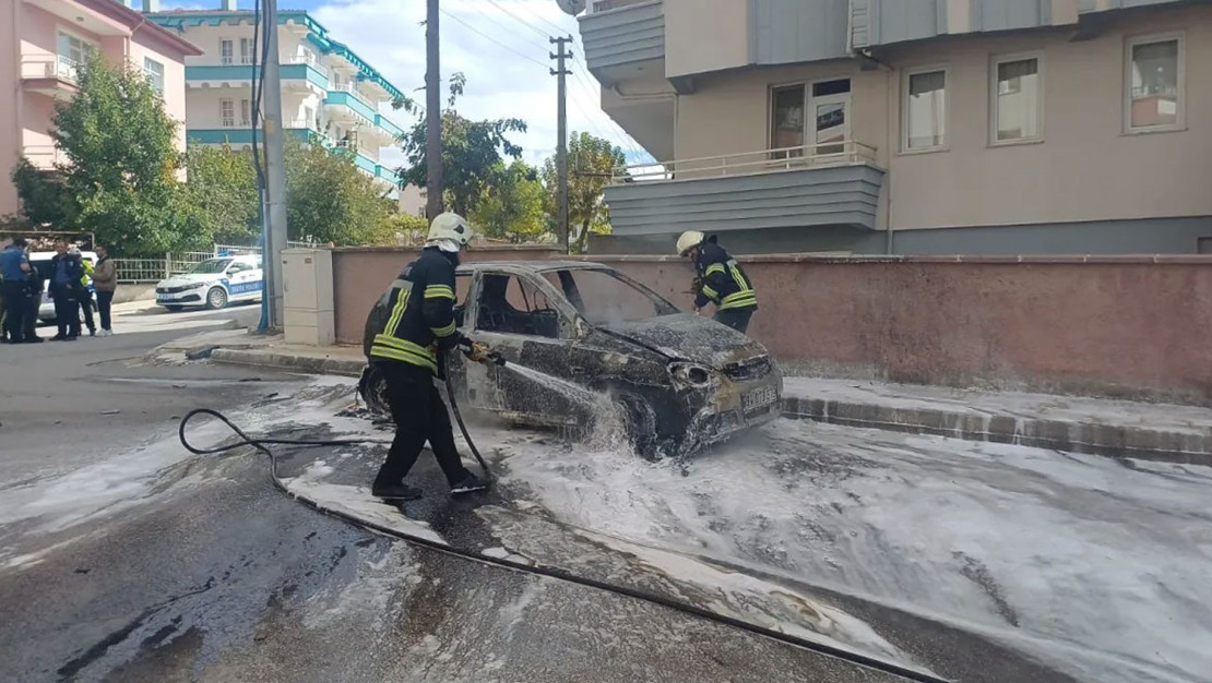 corum-da-kadin-esinin-arabasini-yakti-kacti