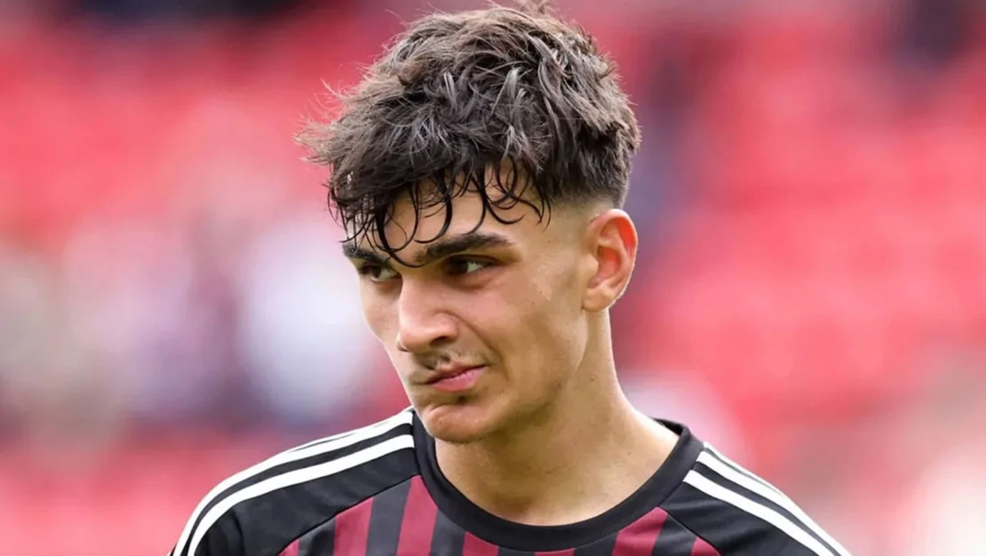 can-uzun-almanya-da-buyuk-dikkat-cekti