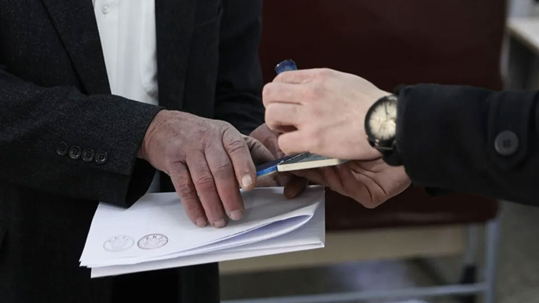 kktc-cumhurbaskani-secimi-icin-sandik-basina-gidiyor