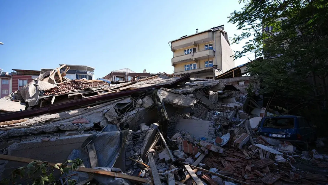 ulastirma-bakanligi-ndan-deprem-raporu-iletisimde-aksaklik-yok