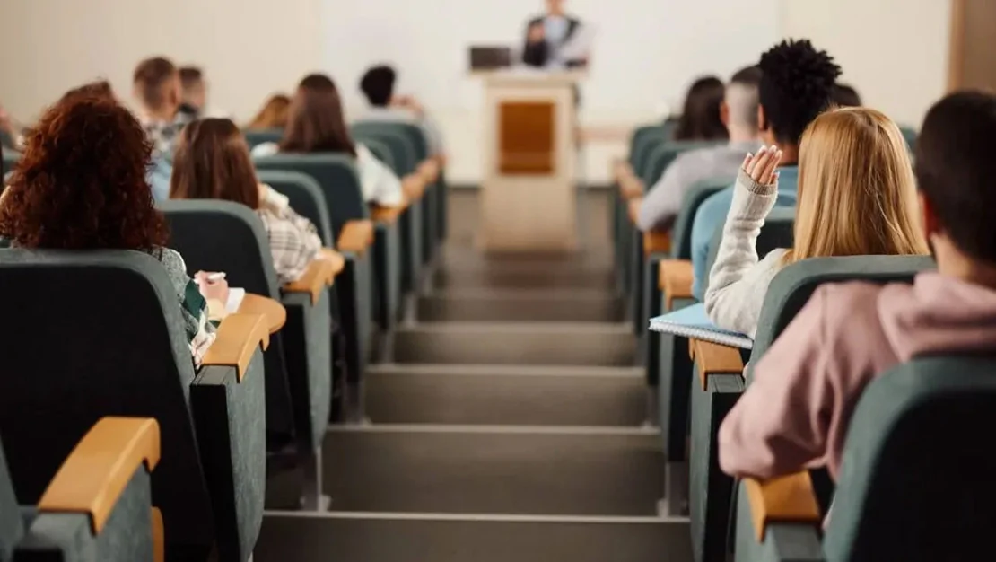 yok-19-milyon-ogrenci-birakti-iddiasini-yalanladi