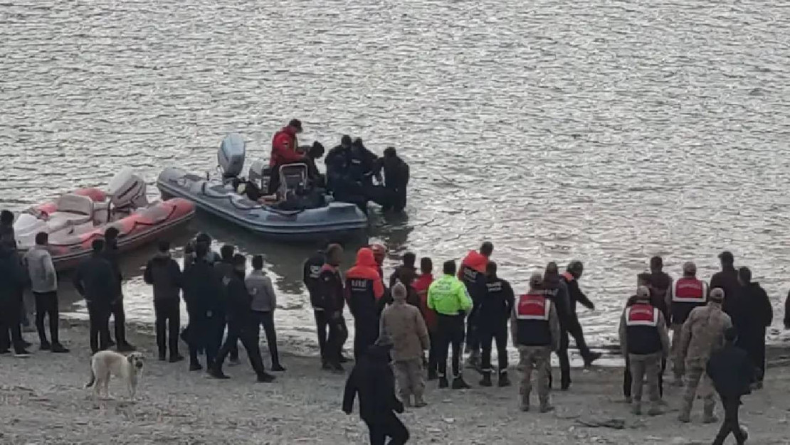 zernek-baraji-nda-otomobil-suya-dustu-3-olu