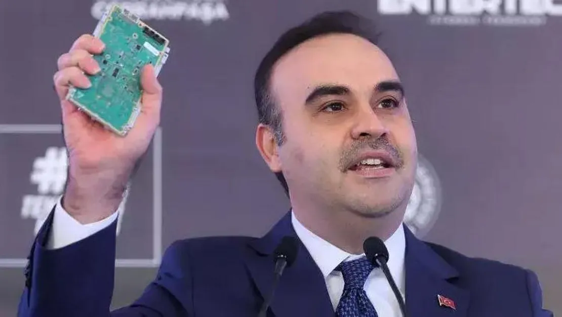 kacir-dan-ozel-in-kirmizi-kartina-yanit