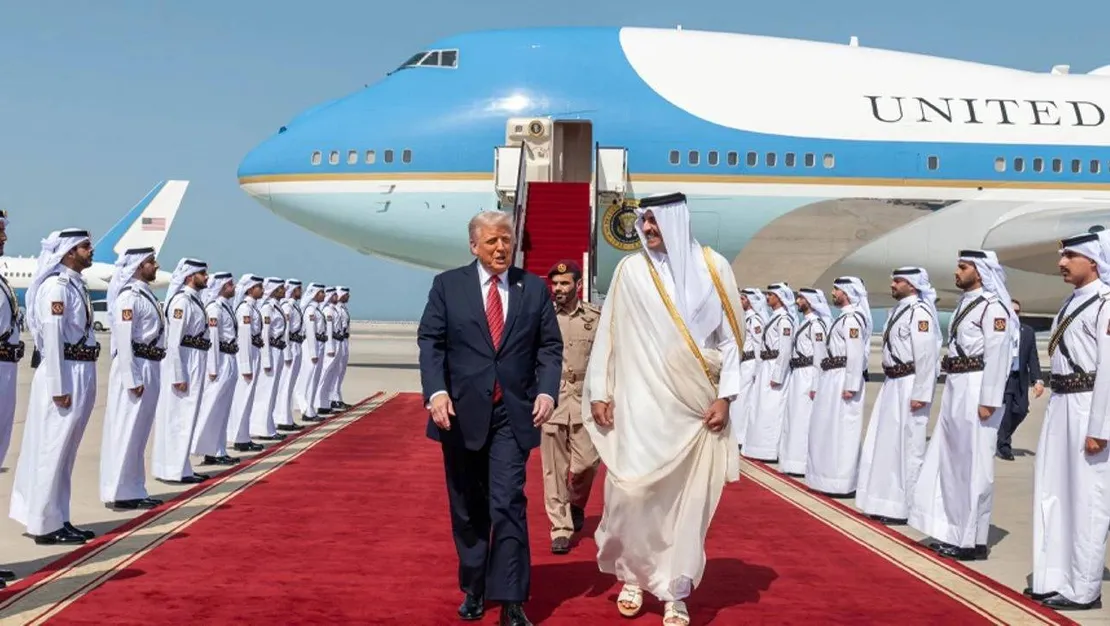 katar-ucak-satisi-hediye-tartismasi-suruyor