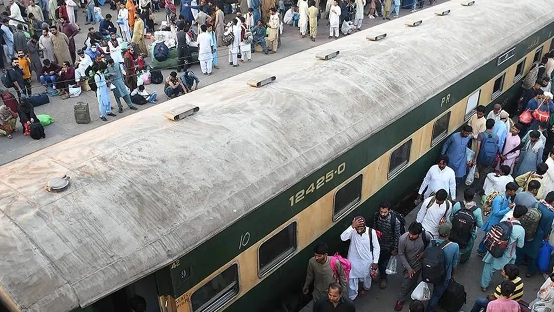 belucistan-da-icinde-500-kisi-olan-trene-saldiri