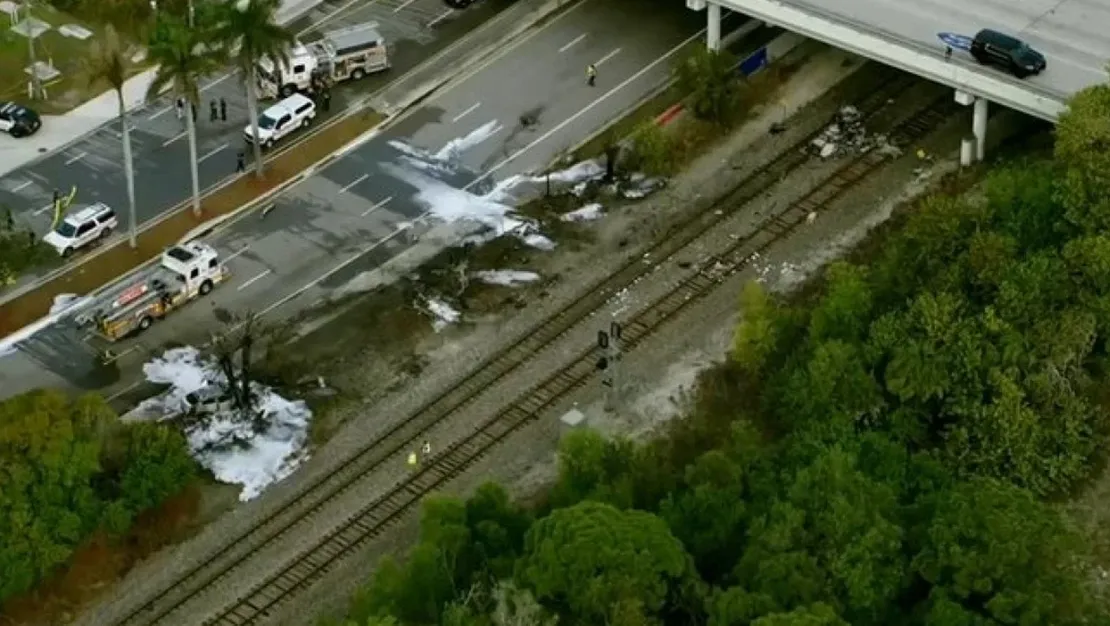 kucuk-ucak-havaalani-yakinlarinda-dustu