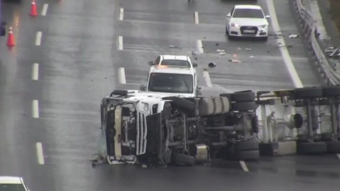 kuzey-marmara-otoyolu-nda-tir-kazasi-meydana-geldi