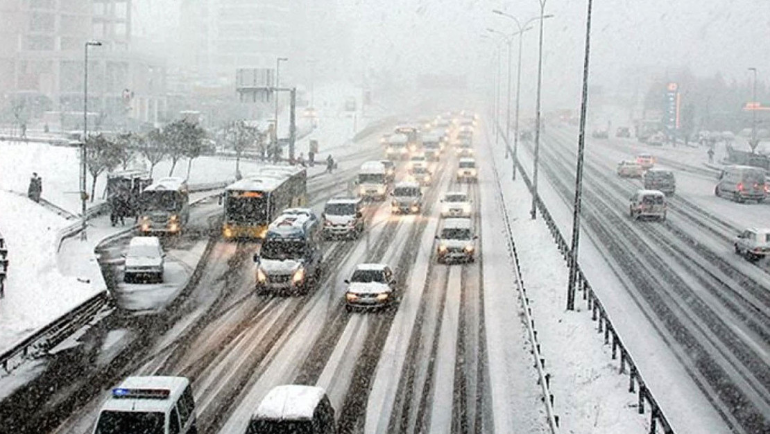 kara-kis-istanbul-u-vurdu-uyarilar-ust-uste-geldi