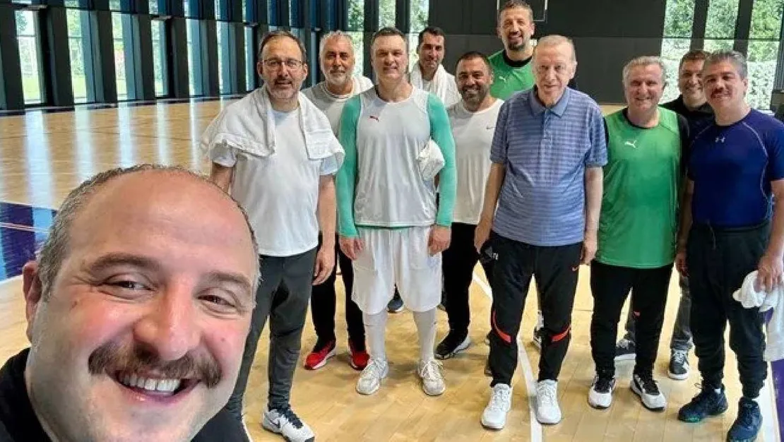erdogan-ve-bakanlar-basketbol-macinda-bulustu