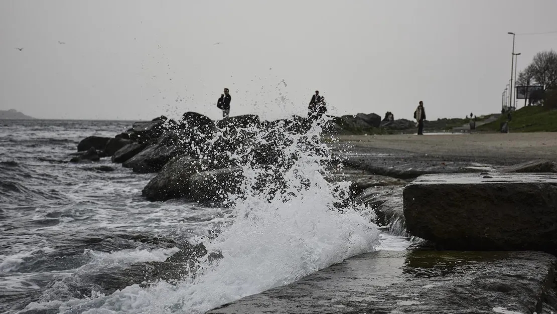 meteoroloji-den-firtina-uyarisi-geldi