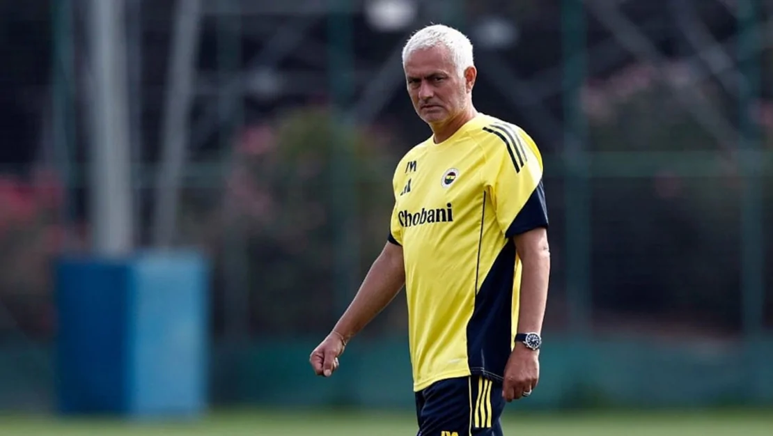 fenerbahce-ye-kaptan-mert-hakan-oldu