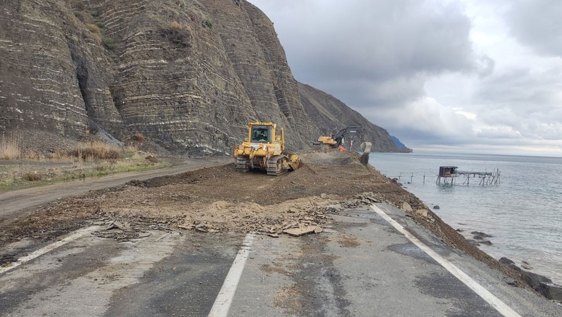 tekirdag-heyelani-ile-ulasim-sorunlari-yasaniyor