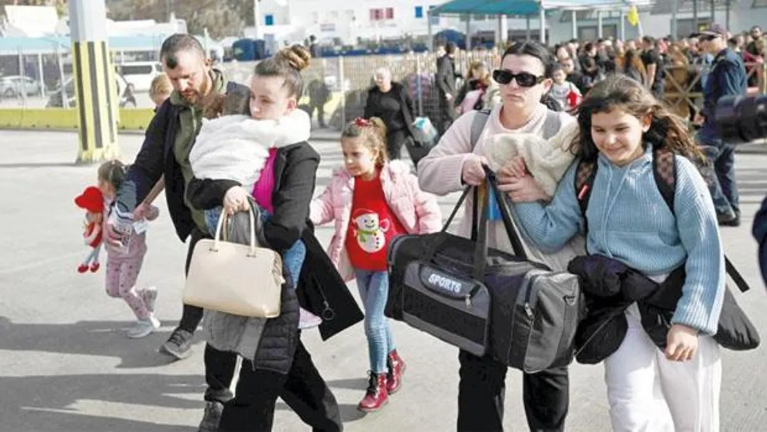 santorini-de-deprem-panigi-suruyor