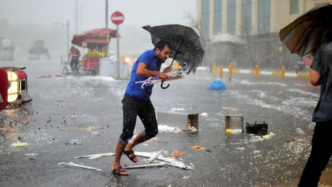 istanbul-da-saganak-yagis-ege-icin-sari-kod-uyarisi