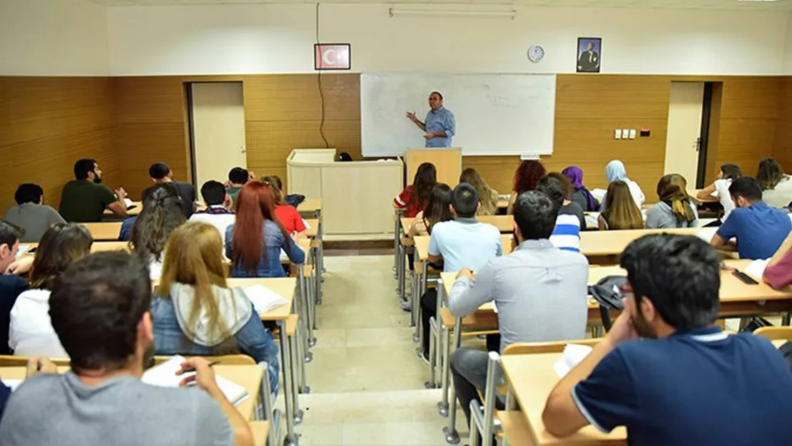 hukuk-fakultelerine-giriste-ilk-100-bin-sarti