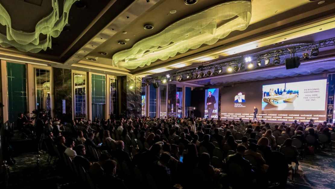 webrazzi-summit-2025-te-yapay-zeka-tartisildi