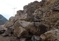 heyelan-yol-ulasimini-engelledi